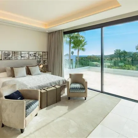 Aurora Villa *